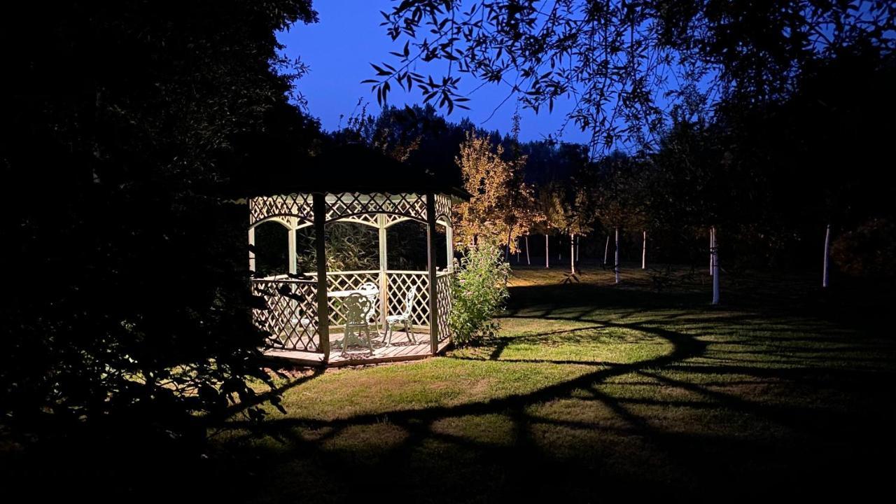 Bed and Breakfast Domaine Le Hetrey Toutainville Exterior foto